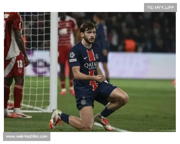 克瓦拉茨赫利亚训练中加练远射，备战下周欧冠